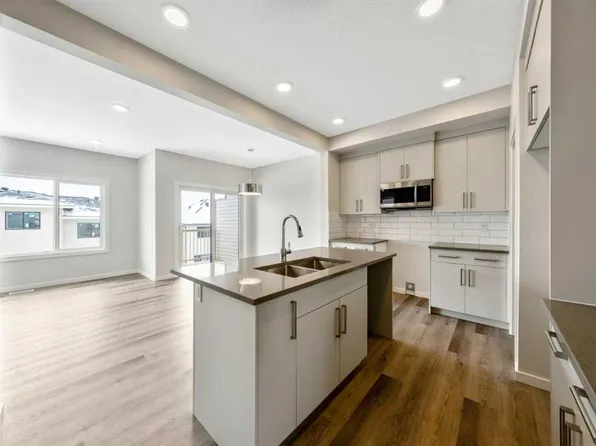 374 N Heritage Blvd, Cochrane, AB T4C 2M1