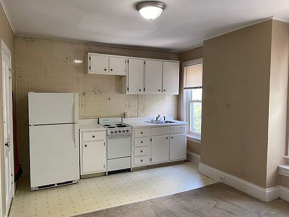 5th image of 1623 Green St APT 3