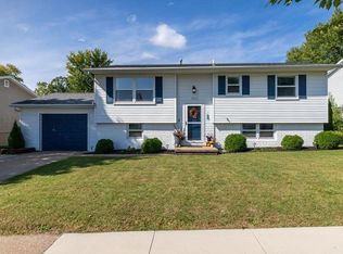 2023 Clifford St, Dubuque, IA 52002
