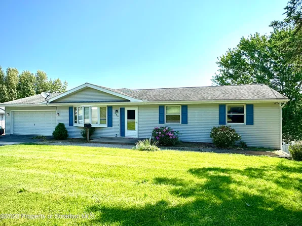 305 Tulip Cir, Clarks Summit, PA 18411