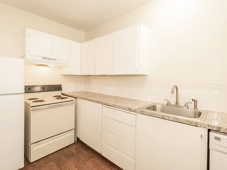 Grandview Apartments — Photo 7