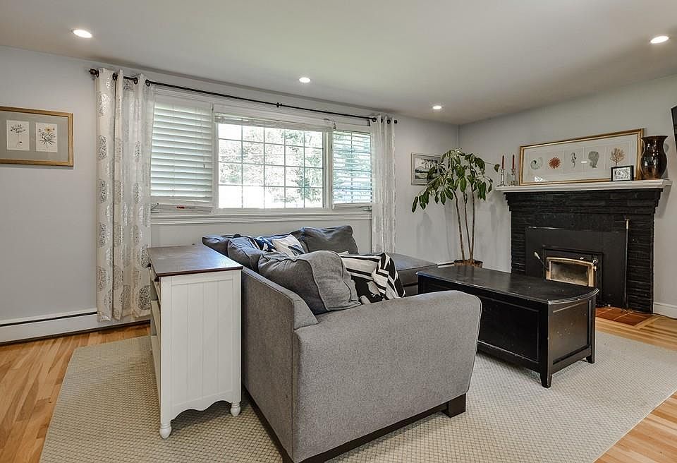 16 Pollard Dr, Millis, MA 02054 Zillow