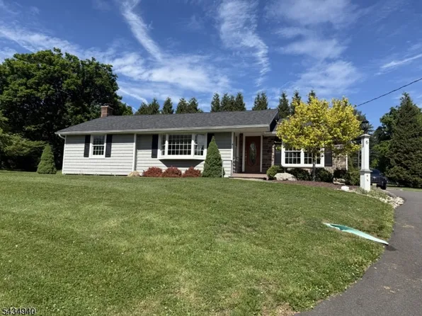 6 Hillside Ln, Holland Twp., NJ 08848