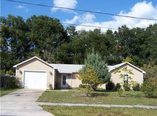 831 Village Lake Dr N, Deland, FL 32724