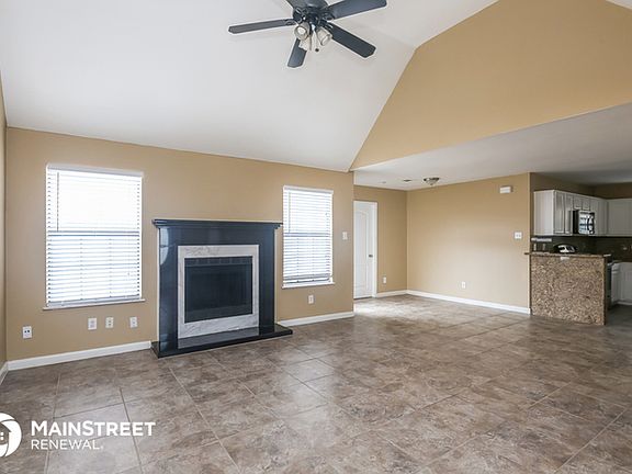 4th image of 6114 Maple Leaf Dr