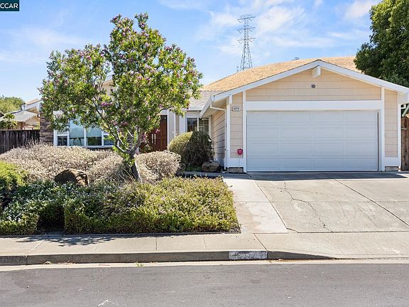 2nd image of 2274 Mount Whitney Dr