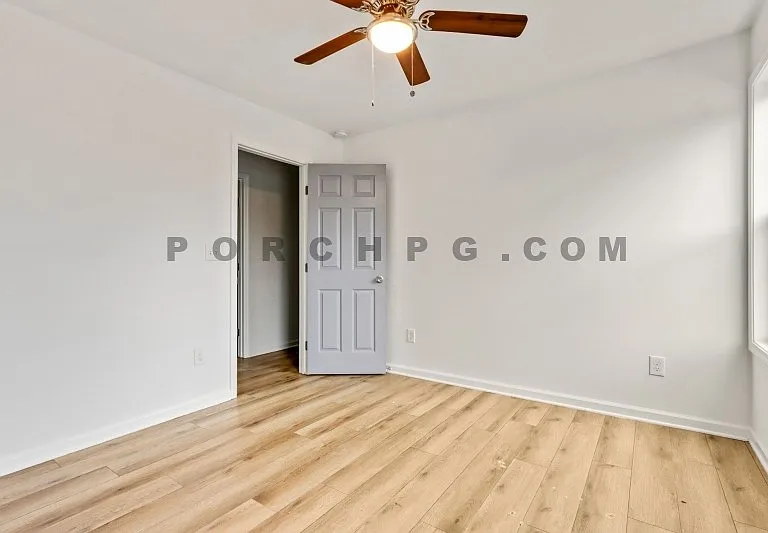 105 W Callahan St — Photo 18