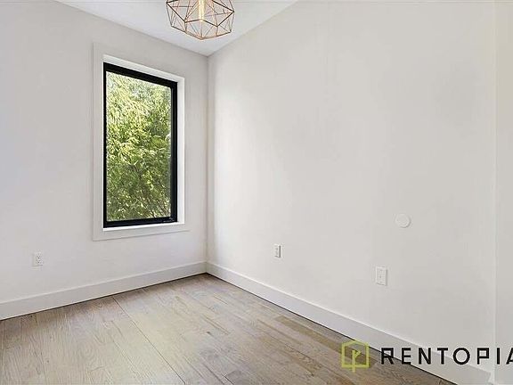 4th image of 245 N 8th St #104