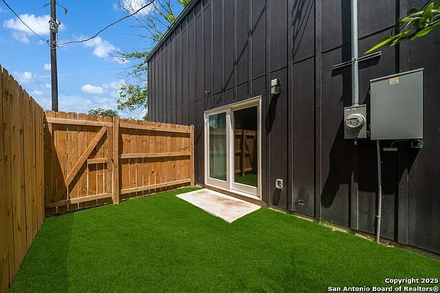 1104 S Gevers St — Photo 22