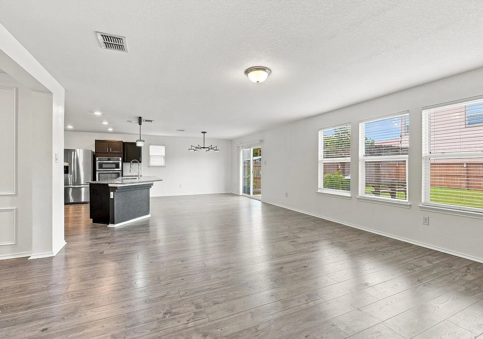 Spacious 4-Bedroom Home with Downstairs Guest Suite & Backyard Gazebo — Photo 3