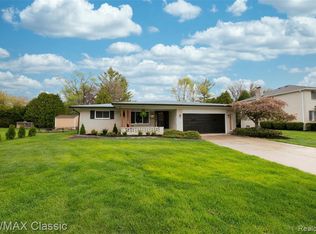 36750 Bennett St, Livonia, MI 48152