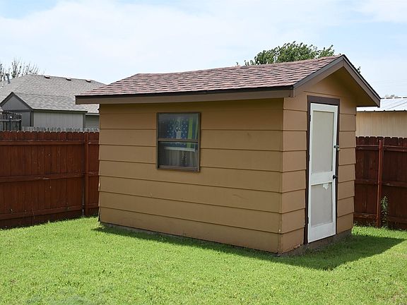 5th image of 817 Lakeridge Dr