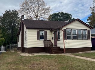 948 Dover Rd, Westville, NJ 08093