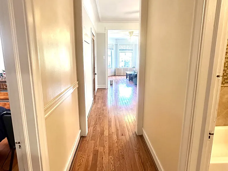 1433 W Foster Ave — Photo 17