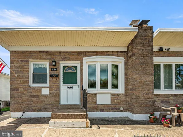 251 Acres Dr, Ridley Park, PA 19078