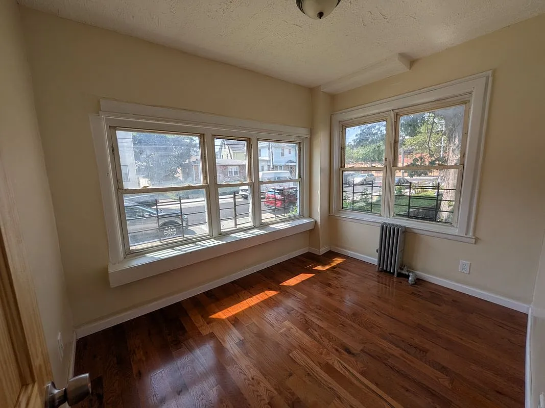 2 bed, 1.0 bath, 910 sqft, $3,000 — Photo 4