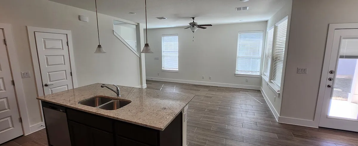 Living Space - 401 Parkline Dr #1A