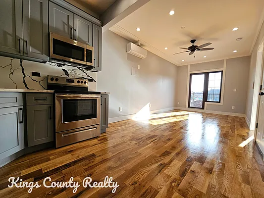 Rented by ERNY LLC | media 21