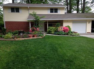 8813 Victoria Rd, Springfield, VA 22151