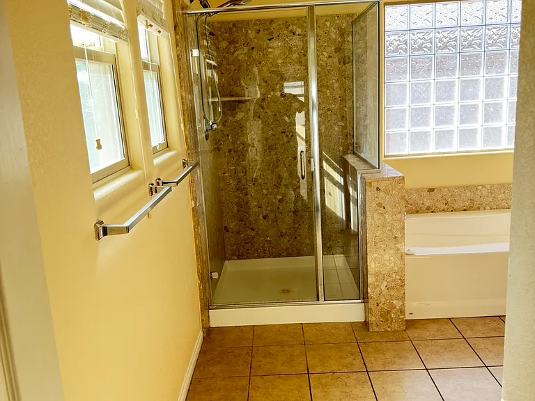5450 Pinecroft Dr — Photo 21