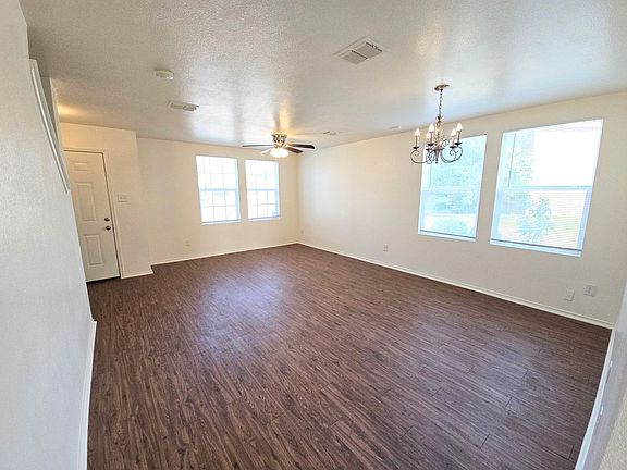 3rd image of 932 Mosaic Dr