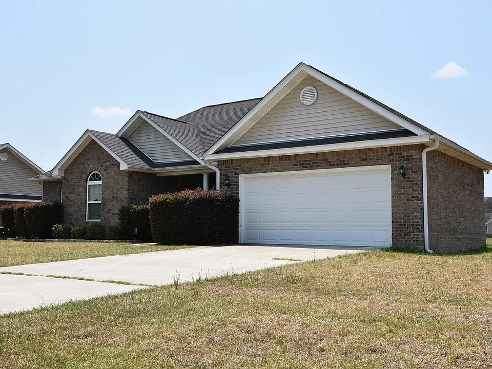 470 Cypress Creek Dr NE
