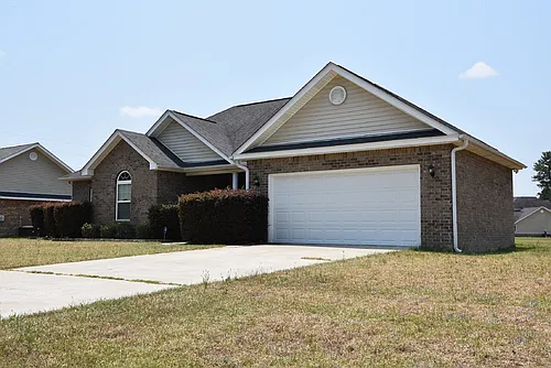470 Cypress Creek Dr NE Photo 1