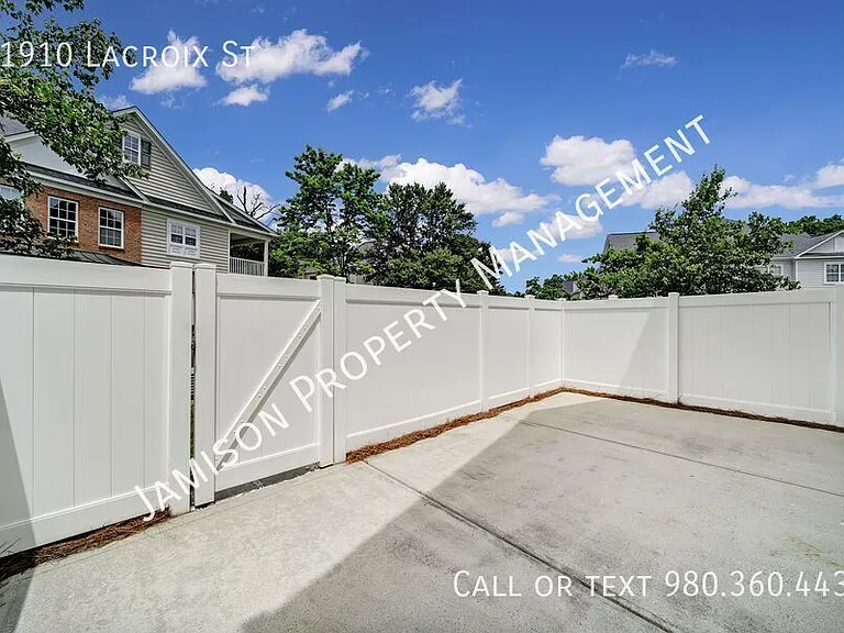 11910 Lacroix St — Photo 3