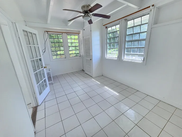 40 Ruby Byu — Photo 19