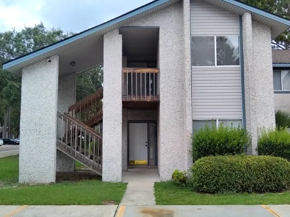 910 Brett Dr, Hinesville, GA