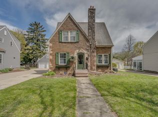 321 12th St, Neenah, WI 54956