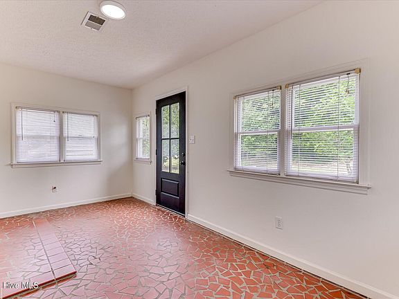 5th image of 1712 Kissingbower Rd