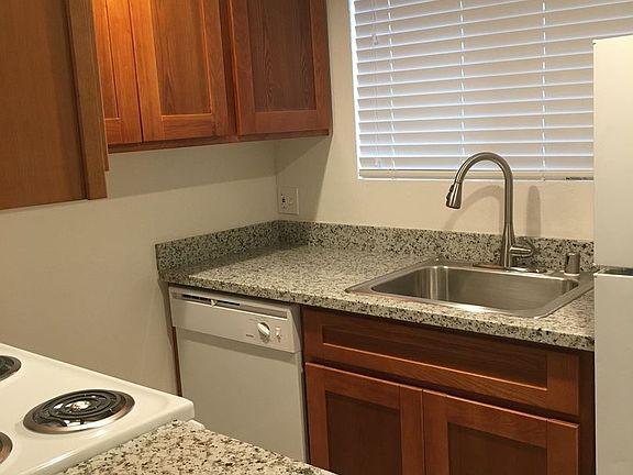 5th image of 2212 V St APT 02