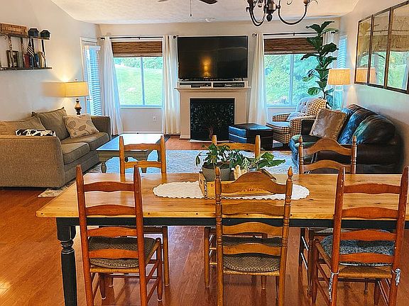 2nd image of 6546 Waterford Pl