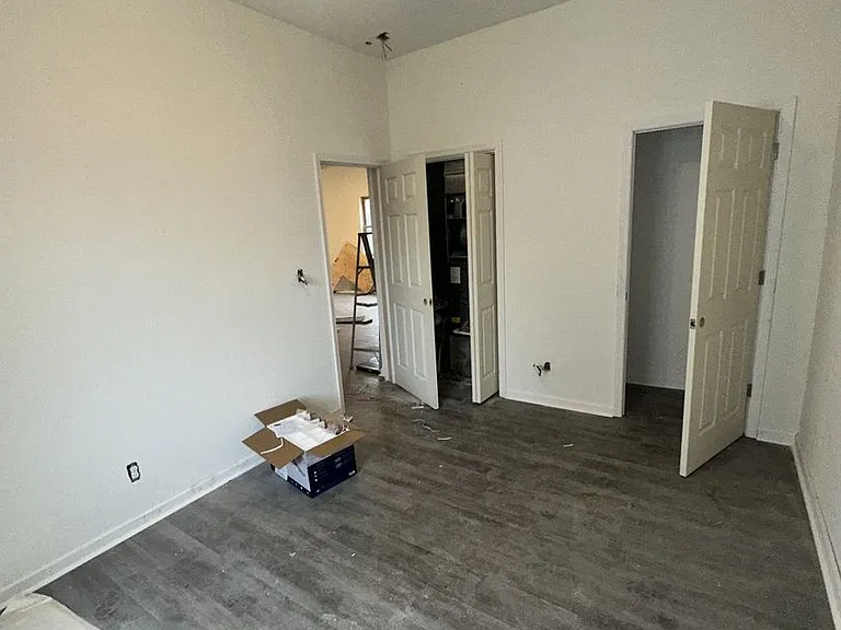 3214 Peronne Ave — Photo 22