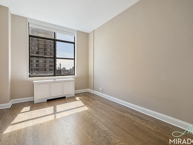 330 E 39th St #37C — Photo 10