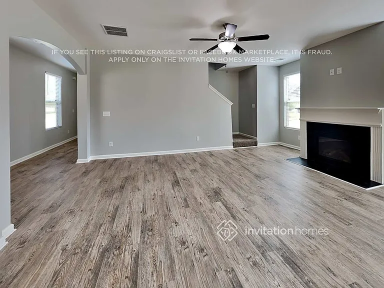 1377 Worcester Trl — Photo 4