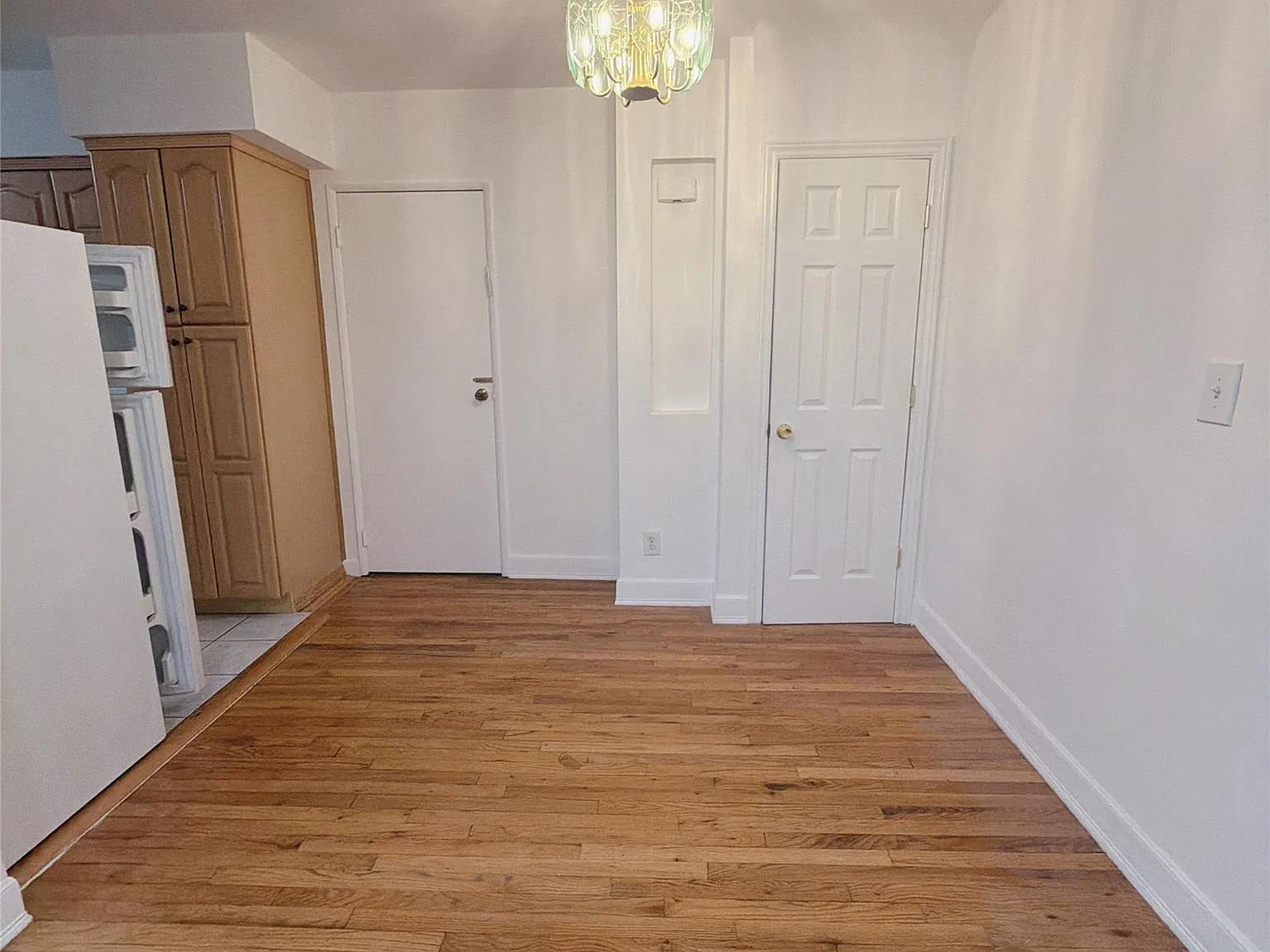 2 bed, 1.0 bath, 2574 sqft, $2,800 — Photo 3
