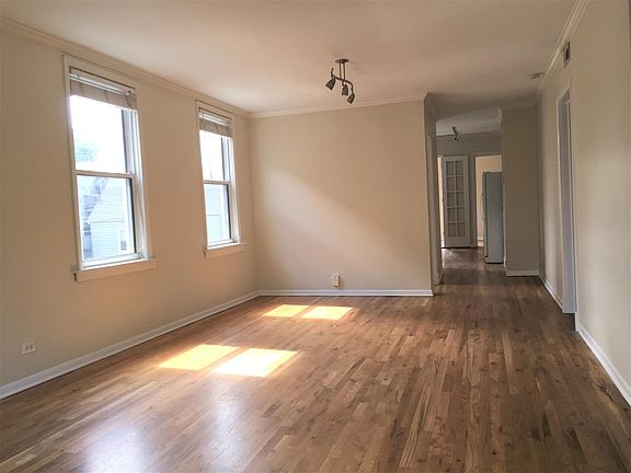 3rd image of 5042 N Oakley Ave APT 2