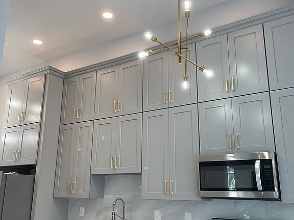 5th image of 2403 Carondelet St Unit D