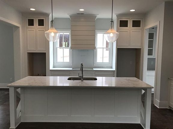 4th image of 5971 Brundage Ln #7