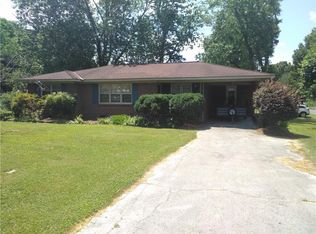 901 E May St, Calhoun, GA 30701