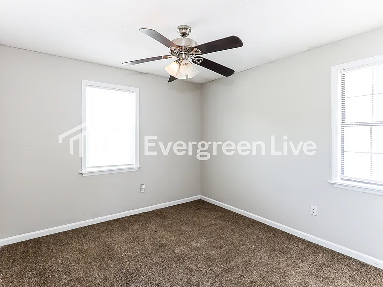 2910 Celeste Dr — Photo 13