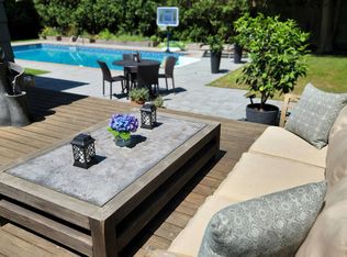 18 Wayne Ct, Westhampton, NY