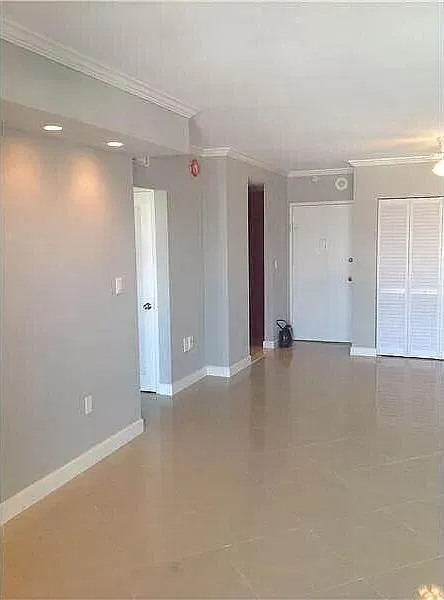 1 bed, 1.0 bath, 695 sqft, $1,950 — Photo 4