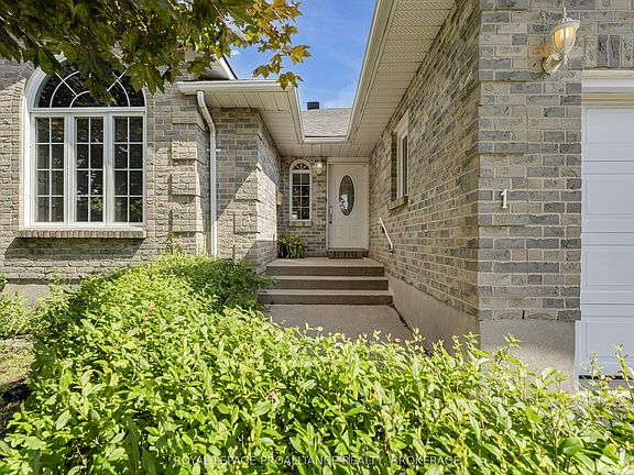 4th image of 542 Davis Dr