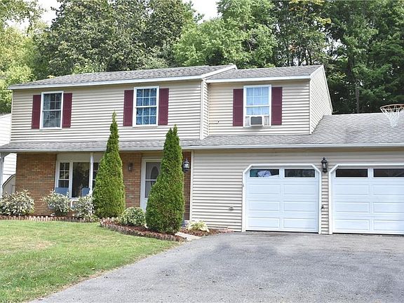 3rd image of 8136 Crimson Cir