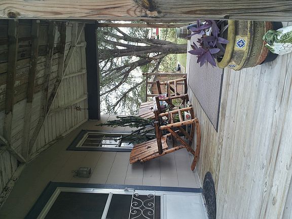 2nd image of 901 Colorado St