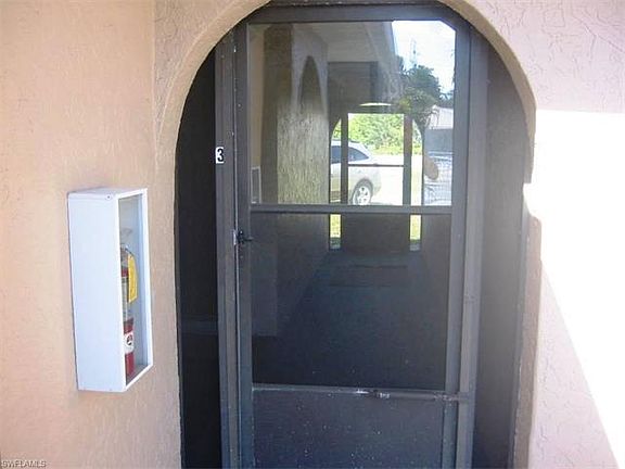 2nd image of 527 Cape Coral Pkwy W APT 3