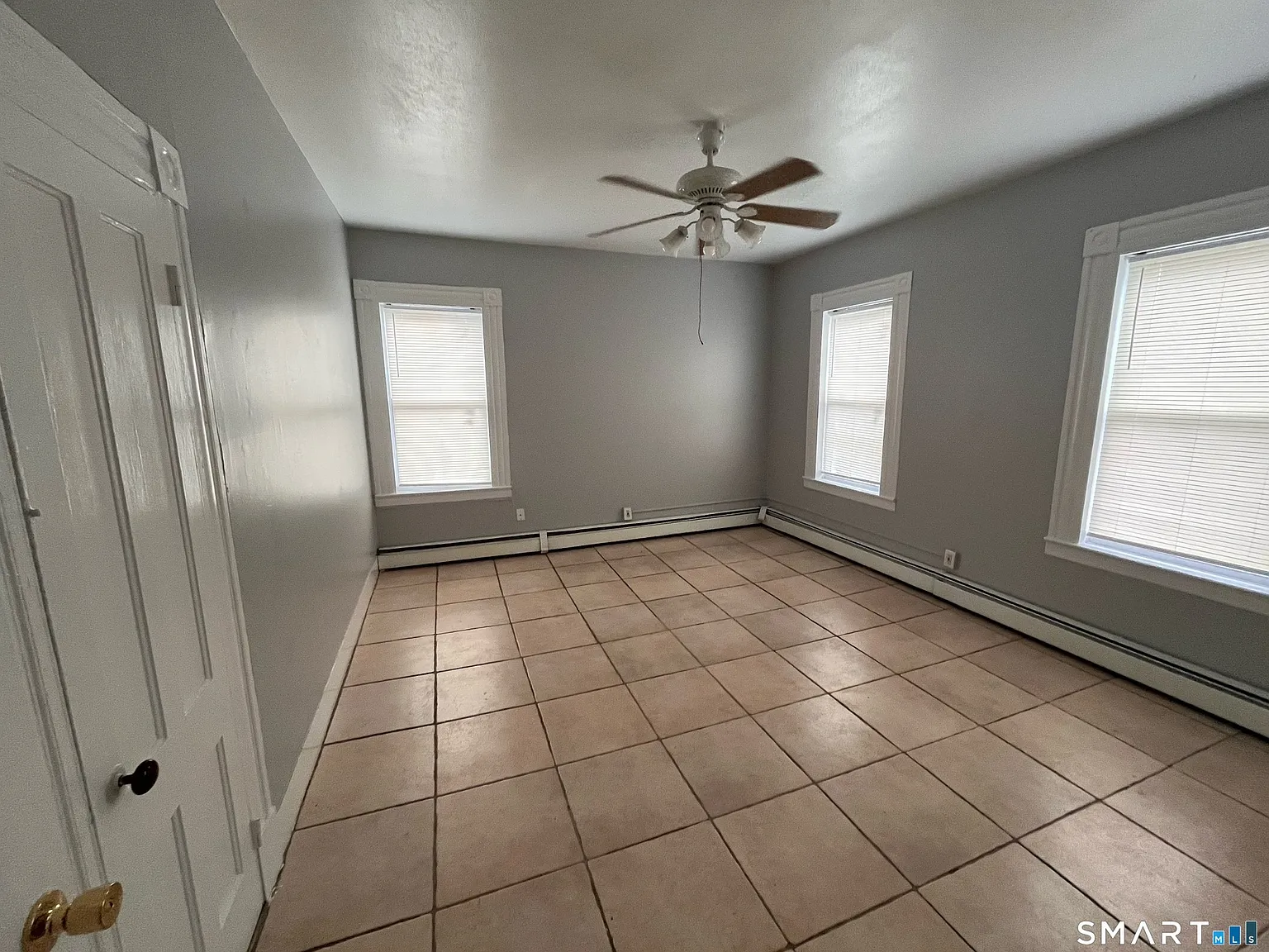 3 bed, 1.0 bath, 1400 sqft, $1,750 — Photo 3